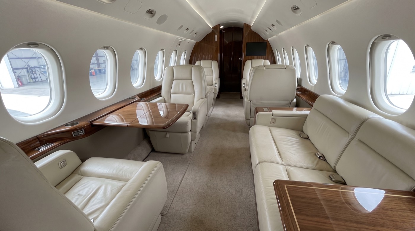 Falcon 2000LX, Kabine
