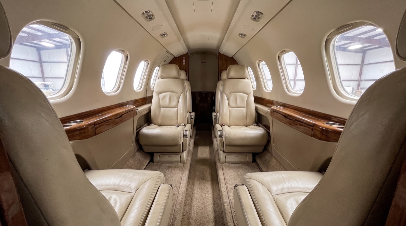 Hawker 750, Kabine