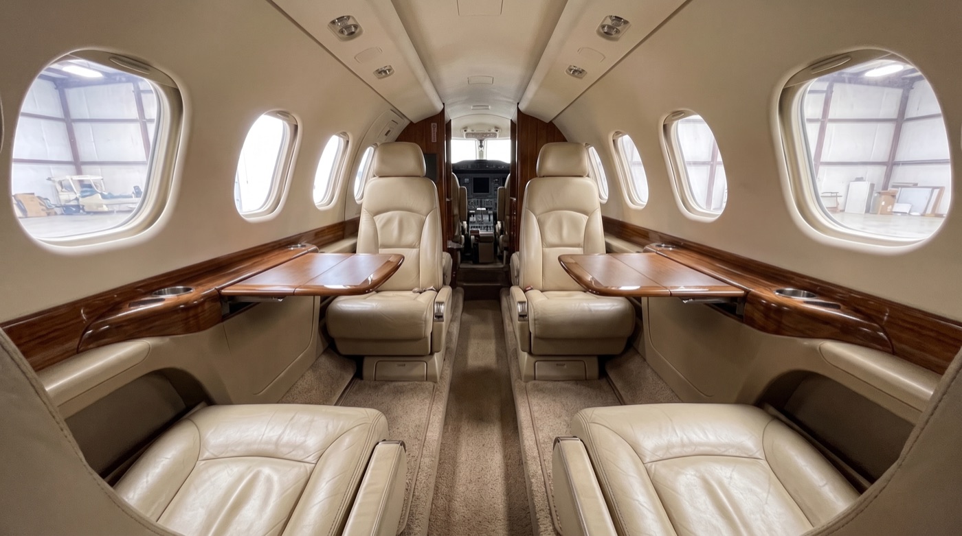 Hawker 800XP, Kabine