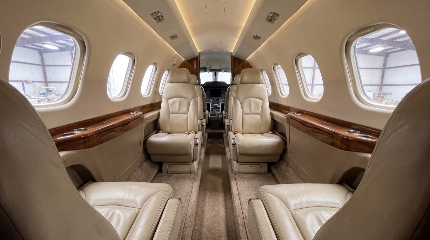 Phenom 300, Kabine